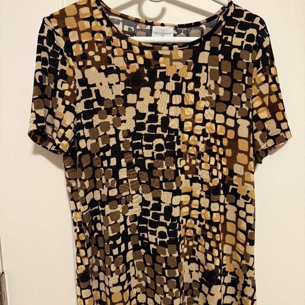 Women’s Short Sleeve Formal Top- M